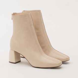 Bota em Couro com Salto Envernizado - MILK