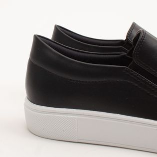 Tênis slip on básico - PRETA