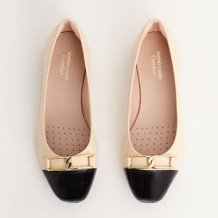 Sapatilha de Bico Quadrado e Bridão Metalizado - MILK/PRETO