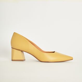 Scarpin bico fino e salto bloco - DOCE DE LEITE