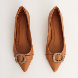 Sapatilha Bico Fino com Fivela em Strass - CAMEL
