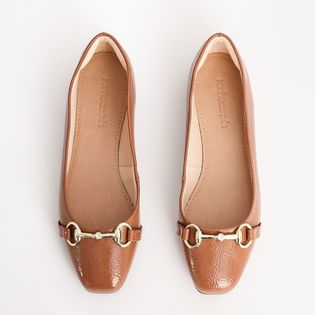 Sapatilha Verniz Fivela - CAMEL