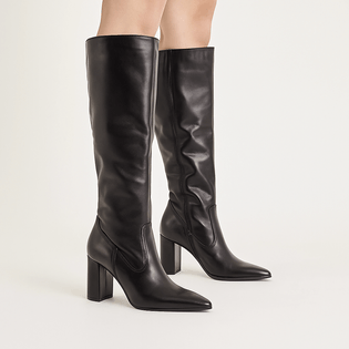 Bota Longa de Bico Fino em Couro - PRETA