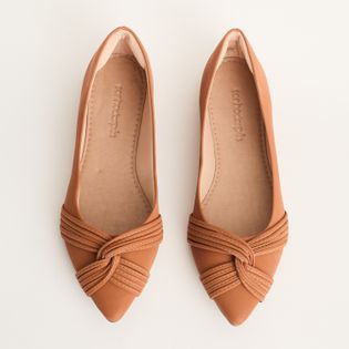 Sapatilha Bico Fino com Tiras Entrelaçadas - CAMEL