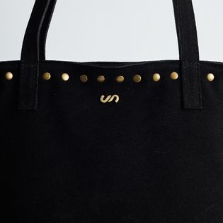 Bolsa Camurça Grande Tachinhas - PRETA